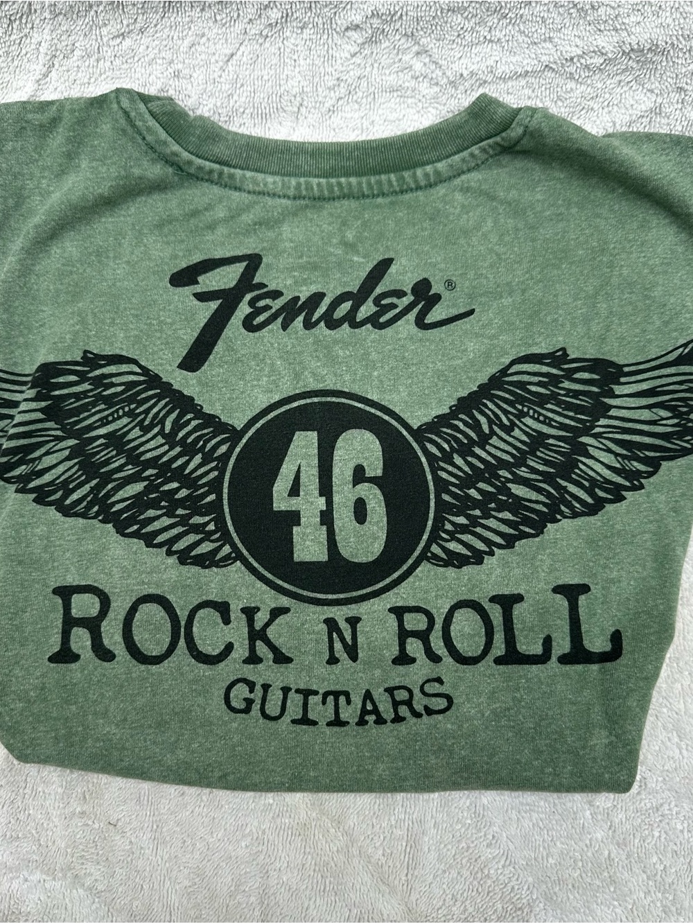 Fender Rock n Roll Guitars T-shirt Sz small Green